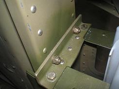 Vertical stablizer rear attachment Vertical stablizer rear attachment